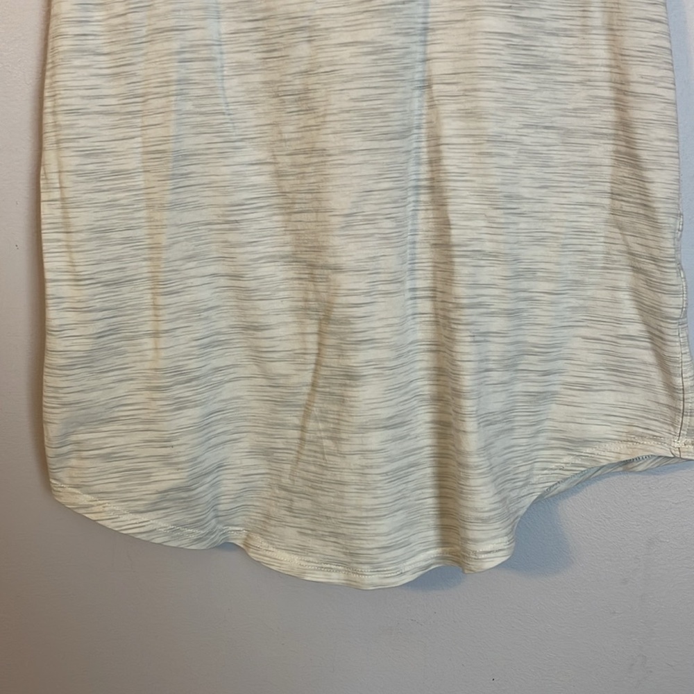 Lululemon Love Tank Pleated in Ice Gray color size 6-8 - Picture 4 of 15